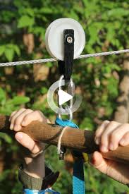 Backyard Zip Line Fur Kinder In 2020 Baumhaus Selber Machen Kinder Spielplatz Garten Kinder Spielhaus Garten