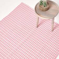 Teppiche sind blöcke, welche die selbe textur wie wolle besitzen. Pink Weiss Karierter Handgewebter Teppich Aus Baumwolle
