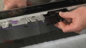 Door handle would not lock. Kitchenaid Dishwasher Door Latch Replacement Wpw10653840 Youtube