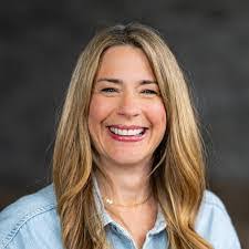 Avery Dodson's Instagram, Twitter & Facebook