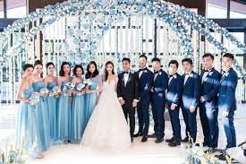 Background undangan pernikahan yang menampilkan pemandangan luar, dapat menyesuaikan dengan konsep pernikahan yang terkesan outdoor. 35 Trend Terbaru Tema Pernikahan Warna Biru Fatiha Decor
