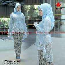 Kain tile mutiara ini sangat cocok untuk dijadikan bahan kebaya, gaun pengantin, blus dan juga gamis. Stelan Kebaya Tile Mutiara Kebaya Brokat Modern Kebaya Brukat Remaja Kebaya Pesta Shopee Indonesia