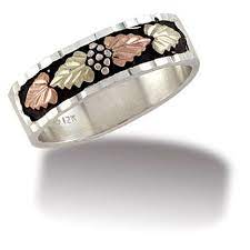 G2 Men S Sterling Silver Wedding Band With Black Hills Gold Leaves And Antiquing Black Hills Gold Jewelry Black Hills Gold Black Hills Gold Wedding Rings