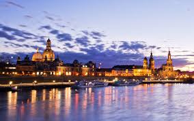 Our top picks lowest price first star rating and price top reviewed. Typisch Dresden Galeria Reisen Magazin