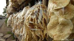 Check spelling or type a new query. Foto Liburan Ke Palembang Musti Coba Kerupuk Kemplang Panggang