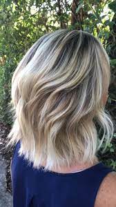 Summer Blonde In 2020 Choppy Bob Hairstyles Bob Hairstyles Medium Hair Styles