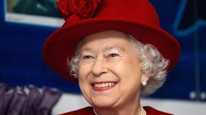 Download Queen Elizabeth Wearing Red Hat Wallpaper