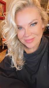 Katie Timm's Instagram, Twitter & Facebook