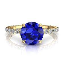 Bague De Fiancailles Saphir Bleu Rond Et Diamants En Or Jaune De 0 80 Carats Vale Bague De Fiancailles Saphir Bleu Bague De Fiancailles Saphir Bague Fiancaille