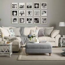 Le beige et le gris ont l'avantage de très bien se marier avec toutes. Tapis Beige Mur Gris Photos Murales Canape Beige Coussins Decoratifs Minimalistbedroom Feminine Living Room Living Room Grey Shabby Chic Living Room