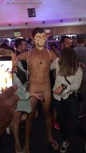 CFNM - NAKED IN PUBLIC - ThisVid.com em inglês