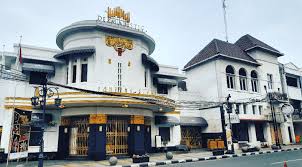 He is a producer and writer, known for звездный путь 7: Jalan Braga 4 Aktivitas Menarik Februari 2021 Travelspromo