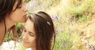 Study: Humans Make Friends for Weird Reasons