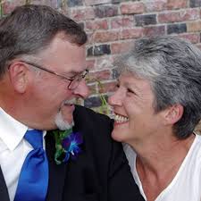 What are the best quilt retreats in Minnesota where one can stay in a hotel  or have a private room?