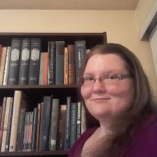 Estoy leyendo La ciudad de las lágrimas por Kate Moss y planeando el  asesinato de Ana Bolena por Caroline Angus