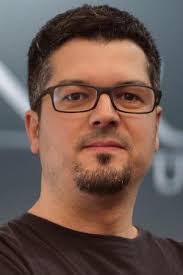 Oscar Valero's Instagram, Twitter & Facebook