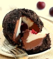 Tartufo Is An Ice Cream Dessert Which Originates From Pizzo Calabria Italy It S Typically Composed Of 2 Or Mo Tartufo Recipe Frozen Dessert Recipe Desserts