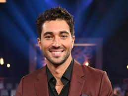 Personality aside, who in all of Bachelor Nation has the ultimate face  card? : r/BachelorNation