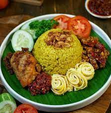 Nasi kuning banjar bisa sajikan untuk menu sarapan atau menu makan malam. Resep Nasi Kuning Wangi Gurih Dan Pulen