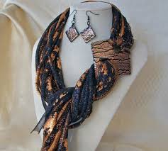 как скачать видео из тик тока без водяного знака Black And Copper Scarf Necklace With Matching Buckle And Earrings Joyeria Textil Panuelos Cuello Bufandas