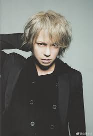 hyde おしゃれまとめの人気アイデア pinterest ashley george ラルク hyde ラルクアンシエル メンズ ヘア パーマ