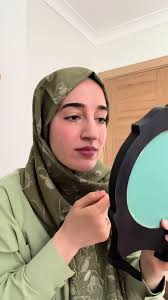 🌸Sivilcelerin içi doluyken kapatmak çok zor oluyor. Yüzümde kapatıcıy...