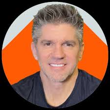 After an incredible 5+ month backpacking adventure exploring India, Sri  Lanka, Australia, Guatemala, Belize, and soon, Colombia, I'm excited to  announce that I'm moving back to Chicago next month and…