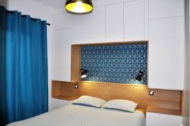 Tete De Lit Sur Mesure Comprenant Divers Rangement Suspendu Meuble Tete De Lit Tete De Lit Dressing Amenagement Chambre A Coucher