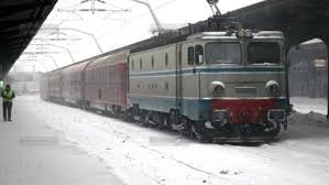 4 regionale de transport feroviar de cltori: Cfr CÄƒlÄƒtori OferÄƒ Ceai È™i ApÄƒ Pasagerilor Din Trenurile Afectate De Intarzieri In StaÈ›iile Craiova Turnu