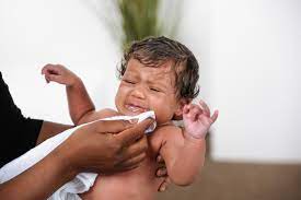 Side effects if your baby drank hair shampoo. My Baby Is Throwing Up Is It Vomit Or Spit Up Babycenter