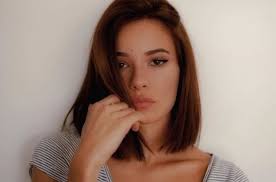 She was born on in 1995 and grew up in the polish potrafię słuchać kiedy ktoś coś z sensem może mi powiedzieć a zawsze mnie ogarnia złość gdy. Natalia Szroeder W Dlugich Wlosach Swoim Opisem Wbija Szpile Innym Gwiazdom Wystarczy W Pelnie Ksiezyca Zjesc Siedem Jajek