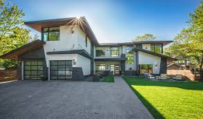 This property was built in 1983. Home Builder Custom Home Builders Tomlinson Schultz