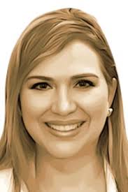 Paga fianza de 453 mil extesorera de Leonel Godoy