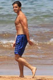 Josh peck just went there! Josh Peck Gets His Pecks Out At The Beach