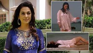 Juhi chawla is a famous bollywood actor who started her filmi career with the film sultanat in 1986, starring with karan kapoor Juhi Chawla Recalls The Awkwardness When Asked To Wear Just A Shirt In Lootere Bollywood Bubble
