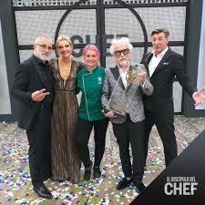 El discípulo del chef regresará a las pantallas la próxima semana en horario prime.la nueva temporada del programa de chilevisión emitirá su primer capítulo el jueves 22 de julio a las 22:30 horas, sumando un nuevo programa al bloque horario en el que lidera con solidez desde hace meses. El Discipulo Del Chef Quien Fue El Gran Ganador En La Final Del Programa De Chilevision Redgol
