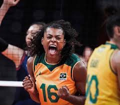 Namore alguém que te olhe como a @adenizia05 olha pra @fegaray16 pic.twitter.com/gdhq7zwwkx. Fernanda Garay