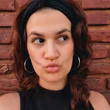 Hola 🤚 soy Lau, Laurelli, La Morelli! 🎤 Actriz, Cantante, Profe, Coach,  Animadora, Conductora, Asistente, Comediante, Dramática, Laburante 24/7!  Quiero estar en tu pelii 🔥 🙏 #actriz #cantante #comedia #show #talent