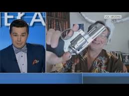 Studiował w państwowej wyższej szkole teatralnej w warszawie i jednocześnie historię sztuki na. Cejrowski Wyciaga Rewolwer Na Wizji Zobacz Reakcje Dziennikarza Youtube