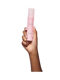 Em um estudo clínico independente, os participantes experimentaram. Timewise Replenishing Serum C E Mary Kay