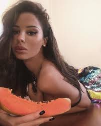 Enki Bracaj - 31 photos