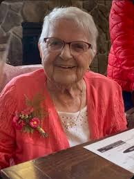 Martin and Guilbeau families gather for a communion photo.  https://www.findagrave.com/memorial/47106478/elsie-ruth-arceneaux