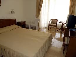Both business travelers and tourists can enjoy the hotel's facilities and services. Cazare Mamaia Hotel Amiral 4 Mamaia Cazare Litoral Bulgaria