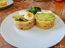 Imagenes de causa rellena de atun. Causa Limena Rellena De Atun Receta Nomadicchica Blog De Viajes