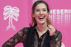 Jun 15, 2021 · canal+, aux côtés du festival de cannes, est heureux d'annoncer que doria tillier sera la maîtresse des cérémonies d'ouverture et de clôture de cette 74e édition, produites par canal+ et. Doria Tillier Maitresse De Ceremonie Du Festival De Cannes 2021