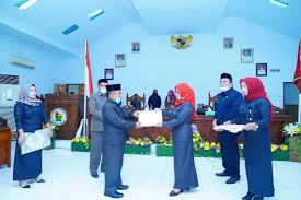 Statistik kesejahteraan rakyat kabupaten malinau 2020. Apbd Kabupaten Malinau 2021 Apbd 2021 Pemkab Tangerang Diproyeksi Rp4 96 Triliun Kabupaten Malinau Adalah Salah Satu Kabupaten Di Provinsi Kalimantan Utara Indonesia Shades Online