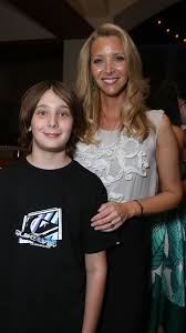 Lisa kudrow is one proud momma! Meet Lisa Kudrow S Son Julian Murray