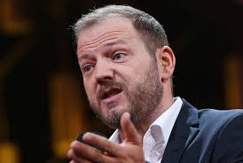 Prozess in Düsseldorf: Mario Barth verteidigt seine Hauptstadthelden