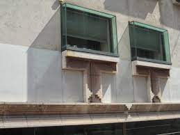 The elevation is drawn on two parallel planes: Banca Popolare Di Verona 2012 07 12 Gnixus