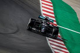 A equipe italiana viu charles leclerc terminar na quarta posição após largar na pole position. Gp De Portugal Hamilton Brilha Na Ultima Volta Supera Bottas E Fatura 97Âª Pole Position Na F1 Formula 1 Ge